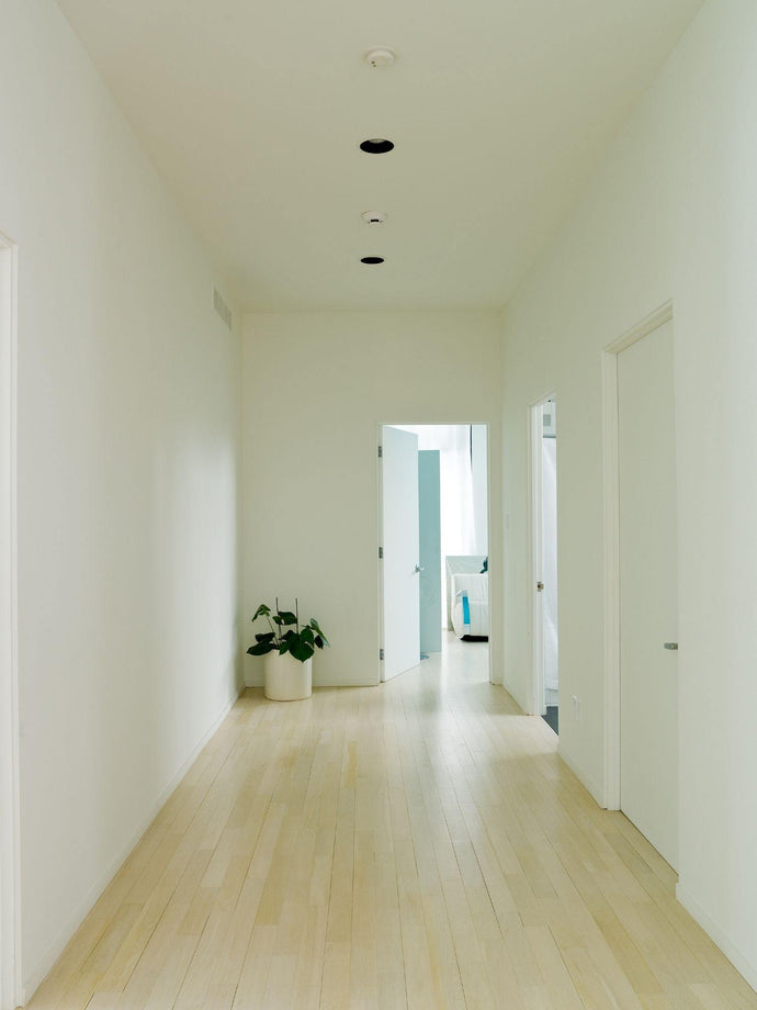 Should the Hallway Be the Same Color as the Living Room?
